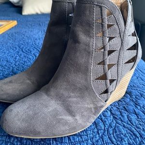 Report Cut Out Booties (Grey)